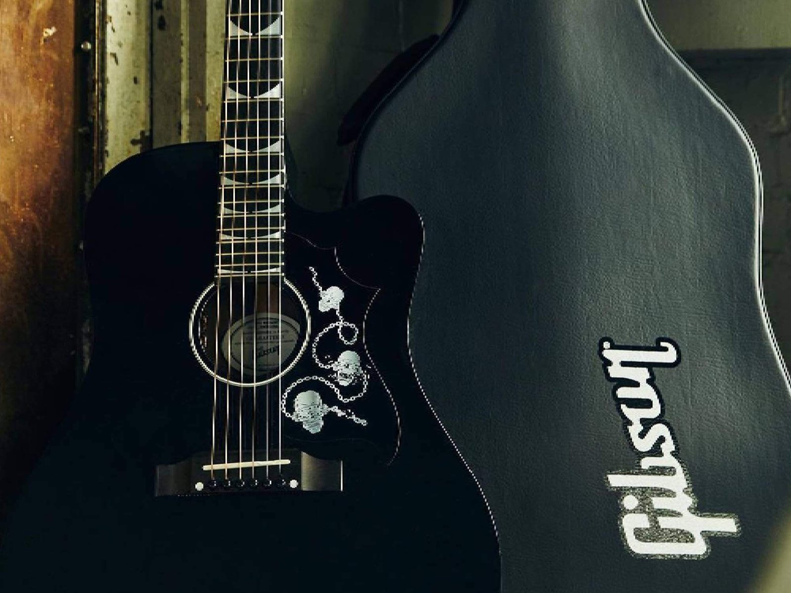 Dave Mustaine's new Gibson signature acoustic is very, very metal