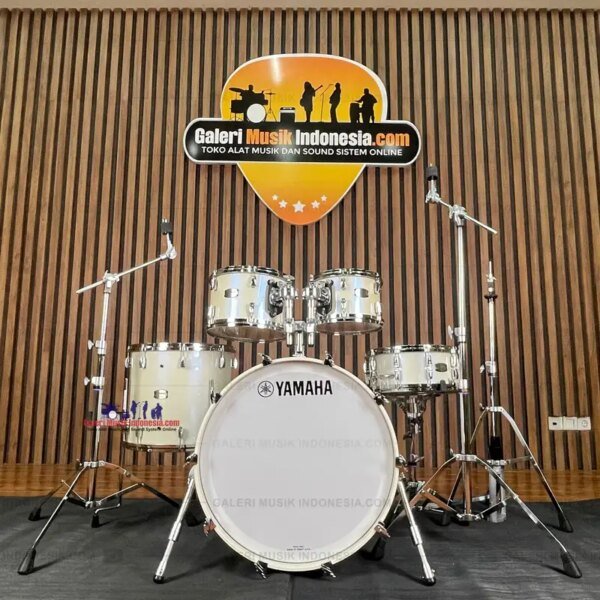 Yamaha Absolute Hybrid Maple PWH 5 Piece Drum Set with Hardware, Polar White