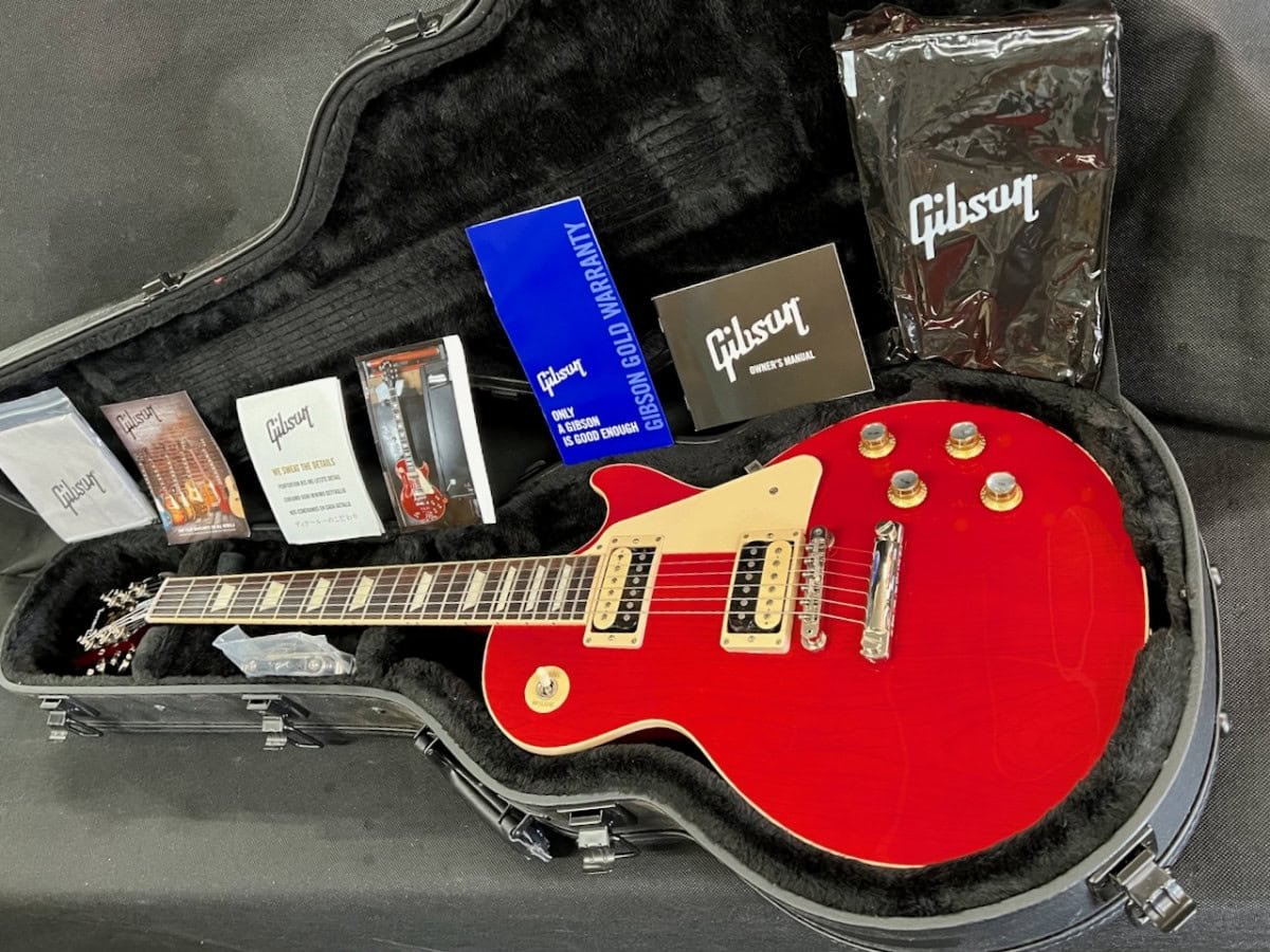 In Store – Gibson Les Paul Classic USA Translucent Cherry 2021 – Black Dot  Music