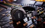 Roland RH 300 Closed Back Headphones Studio Monitor